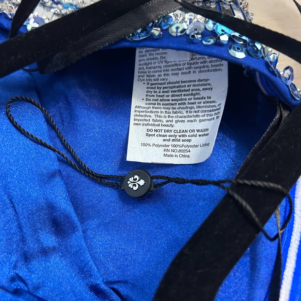 Alyce Paris Silver and Blue Sequin Embellished Crop Top - Picture 3 of 5